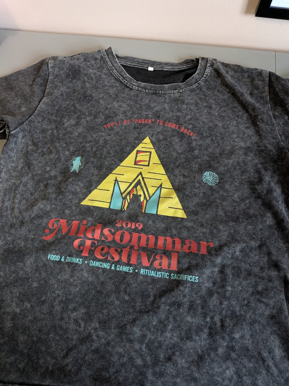 Midsommar Festival Graphic Tee - Acid Wash Black